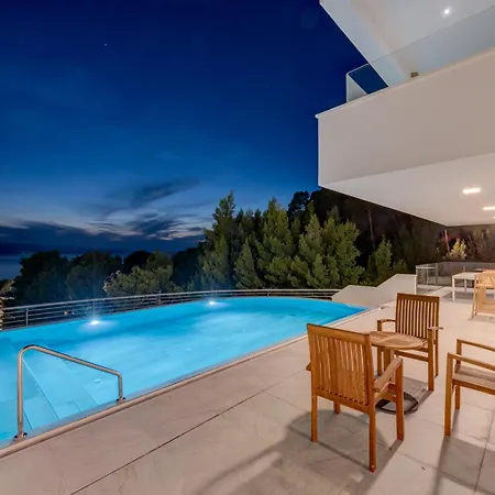 Aristipos Villa Baška Voda
